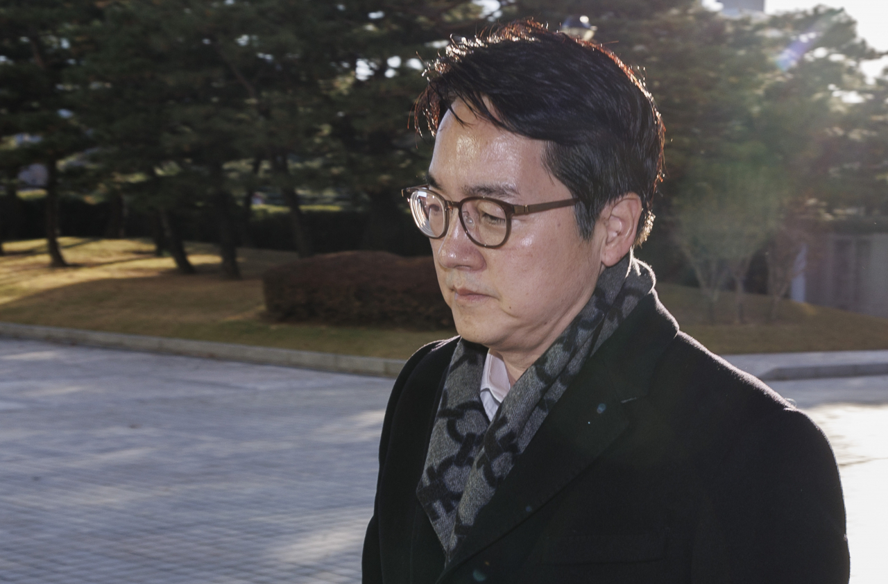 Prosecutor General Shim Woo-jung arrives for work at the Supreme Prosecutors Office in Seoul on Friday. (Yonhap)