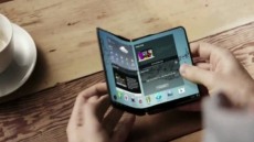 삼성의 갤럭시S8 후속 스마트폰은 '펼쳐서 화면 확대폰'?