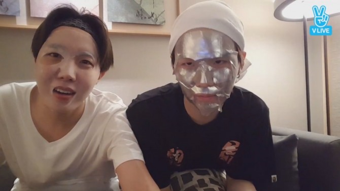 V Report] J-Hope and Suga put mask sheets