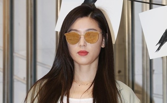 Celebrities Who Have The Gentle Monster Sunglasses From “crash