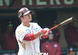 박병호 kt 상대로 시범경기 첫 홈런 
