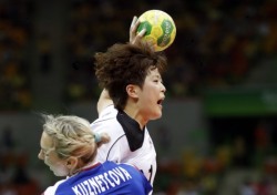 [리우올림픽] 여자 핸드볼, 스웨덴에 15대16 1점 뒤져(전반종료)