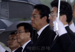 새누리 김광림 정책위의장-정진석 원내대표 동반사퇴…"탄핵안 가결 책임지는 게 온당"