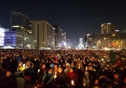 황교안 대행에 철퇴, 퇴진행동 “제2의 박근혜 사퇴하라” 촉구