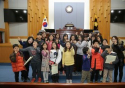 울산남구 이미영의원, 초등생 초대 의회탐방 '눈에 띄네'