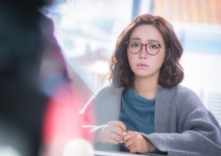 '완벽한 아내' 이유리, 첫 회 카메오 출연…뽀글머리 파격 변신