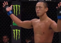 UFC 김동현, 고미 상대로 경기력 폭발…팬심도 덩달아 폭발