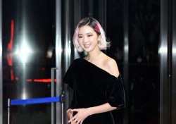 [2017 SBS 연예대상] 아이린, 모델다운 드레스 ‘각선미 깡패’ 맞네