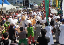 영양산나물축제 개막…산채 가장행렬 어깨춤이 '덩실덩실'