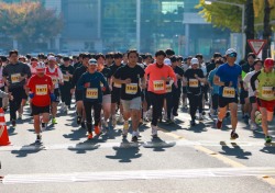 대구가톨릭대, 살아있는 사람 마라톤 대회 개최…800여명 참가