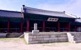  Take a stroll around 600-year-old education institute, Confucian shrine