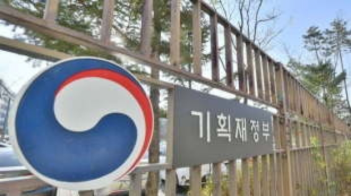 South Korea to expand foreign workforce quota, seek fast entry