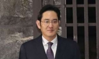 Samsung heir heads to Japan amid export curbs