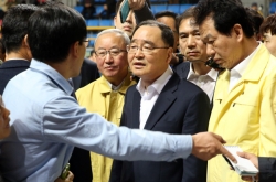 [Ferry Disaster] P.M. Chung to stay in Mokpo to support rescue efforts