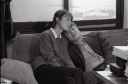 [Herald Review] Hong Sang-soo pokes fun at love affair in ‘Day After’