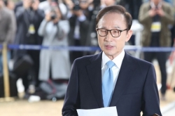 [Breaking] Ex-president Lee Myung-bak appears before prosecution for questioning