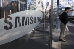 Samsung growth slows as smartphone sales fall