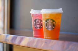 Starbucks pledges to replace plastic straws with sippy cups by 2020