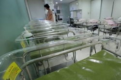 Korea's fertility rate drops to record low in 2017