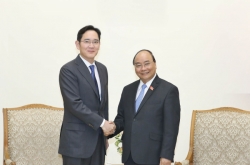 Samsung chief vows to expand investment in Vietnam