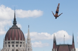 [Weekender] High diving: Plunging 27 meters in 3 seconds