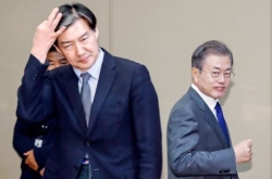 [News Focus] Moon’s 40% support faces risks amid Cho Kuk scandals