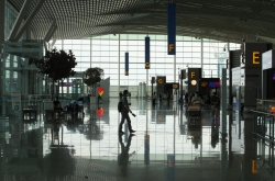 Incheon airport's daily passenger number drops below 10,000 in Sept.