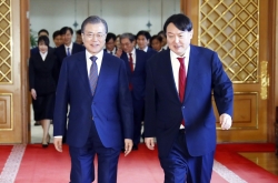 Moon, Yoon to hold luncheon on Wednesday