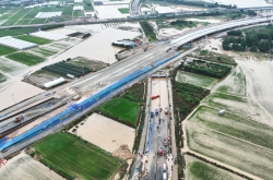 Criticism escalates over authorities' response to tunnel flooding