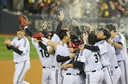 LG Twins capture 1st Korean Series title in 29 years