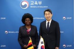 Education minister seeks to foster cooperation with Uganda