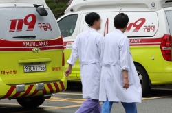 Ambulance transport time rises 22% amid doctor shortage at hospital ERs: report