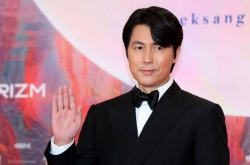 Jung Woo-sung decides to skip film awards amid lovechild revelations