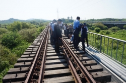 Two Koreas continue railway cooperation meeting despite bleak outlook