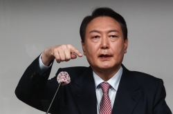 Swing voters shun Yoon Suk-yeol amid controversies