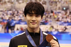 Swimmer Hwang Sun-woo looks on brighter side after narrow miss for gold at worlds