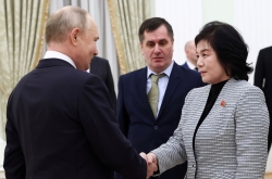 Putin's meeting with NK envoy raises Pyongyang trip possibility