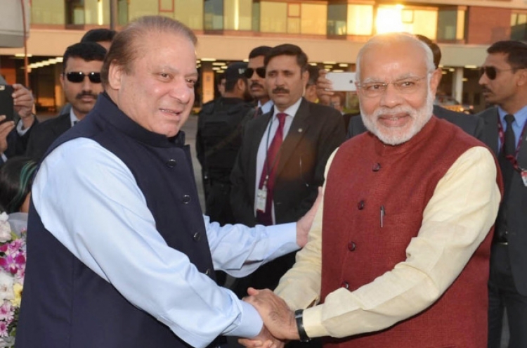 [Newsmaker] India's Modi arrives in Pakistan