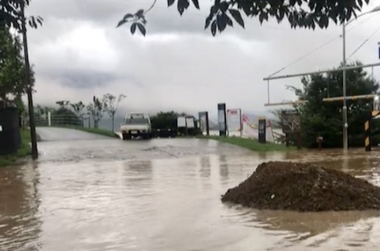 Southwestern areas evacuated after rivers overflow, bank collapses