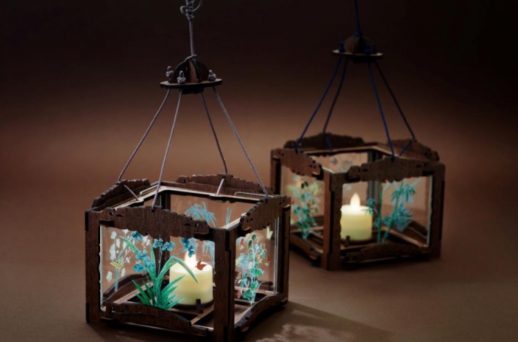 [Photo News] Joseon DIY glass lamp attracts the public
