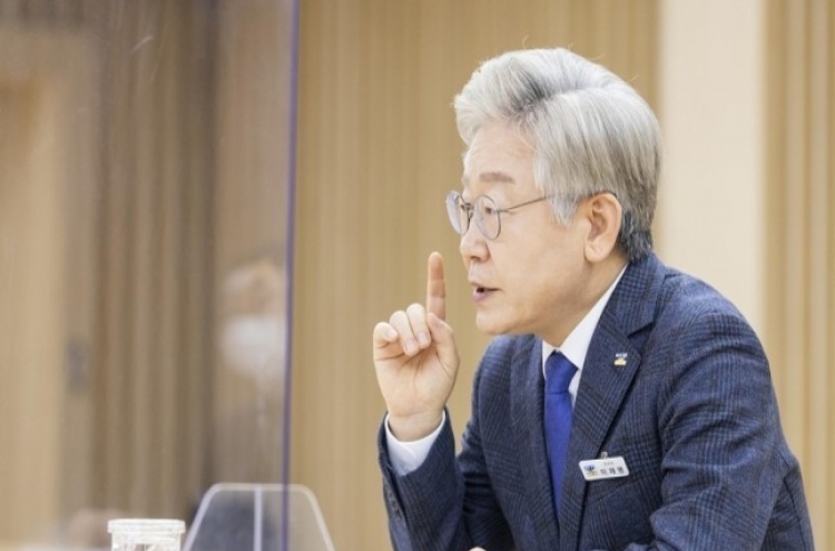 Gyeonggi Gov. Lee retains solid lead in latest presidential hopefuls' poll