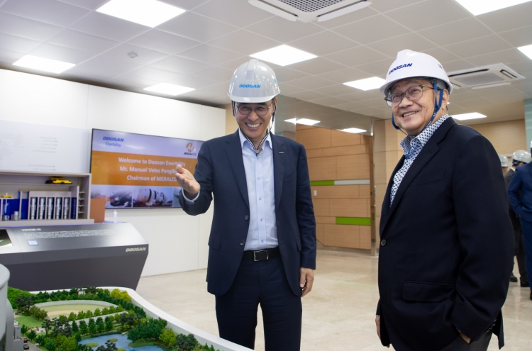 [Photo News] Filipino mogul visits Doosan