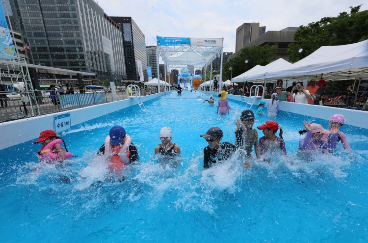 Seoul Summer Beach invites people to splash in Seoul’s center