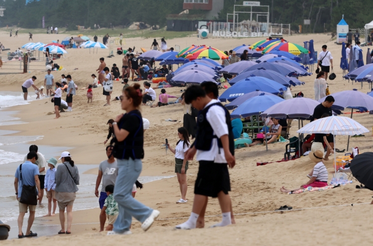 Vacationers headed for East Coast should expect substantial traffic: agency