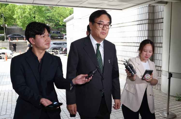 Presidential chief of staff avoids prison term for defaming late President Roh