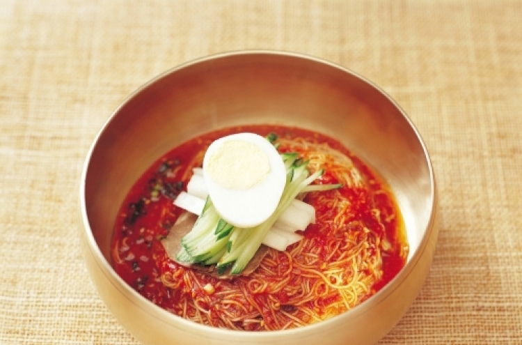 [Korean Kitchen] Bibim-naengmyeon (Mixed cold buckwheat noodles)