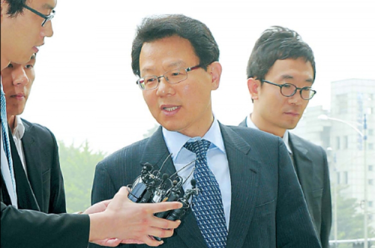 Financial intelligence chief grilled in graft probe