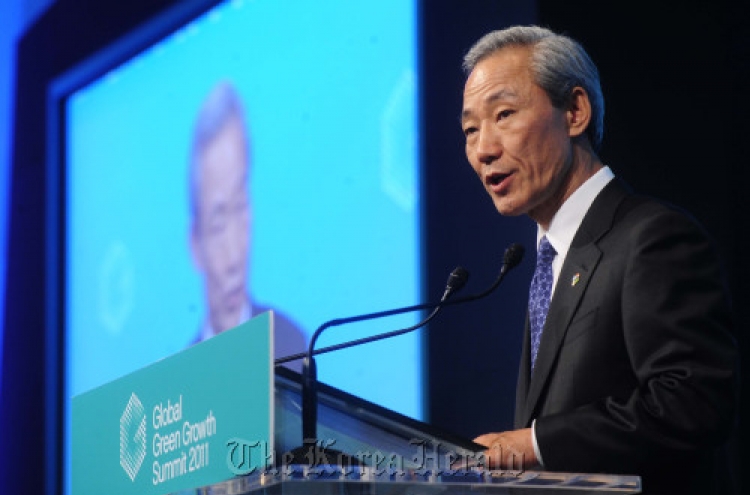 OECD urges Korea to address inequality