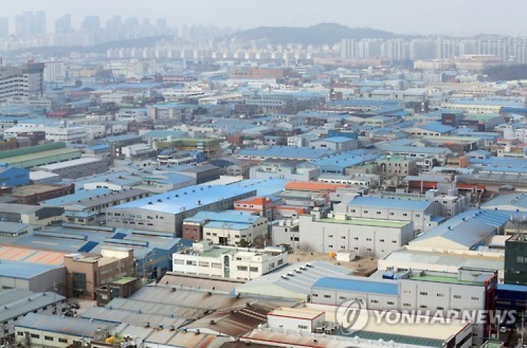 Korea's industrial output gains 1.6% on-yr in July