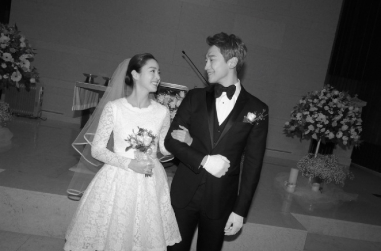 Лучшие свадебные платья от корейских актрис